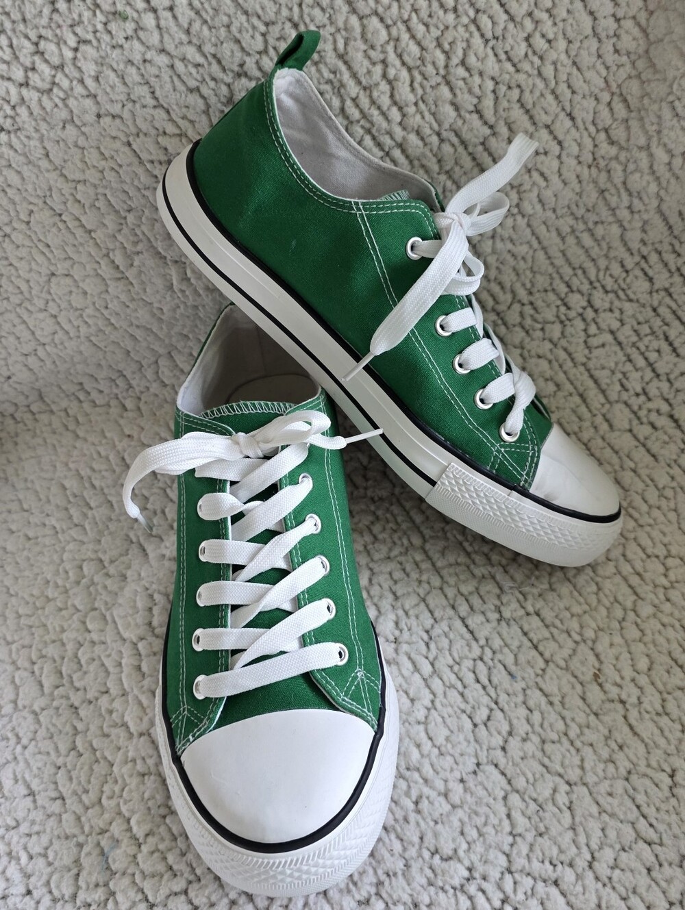 Kelly Green Canvas Low-Top Sneakers w/White Trim Size 11